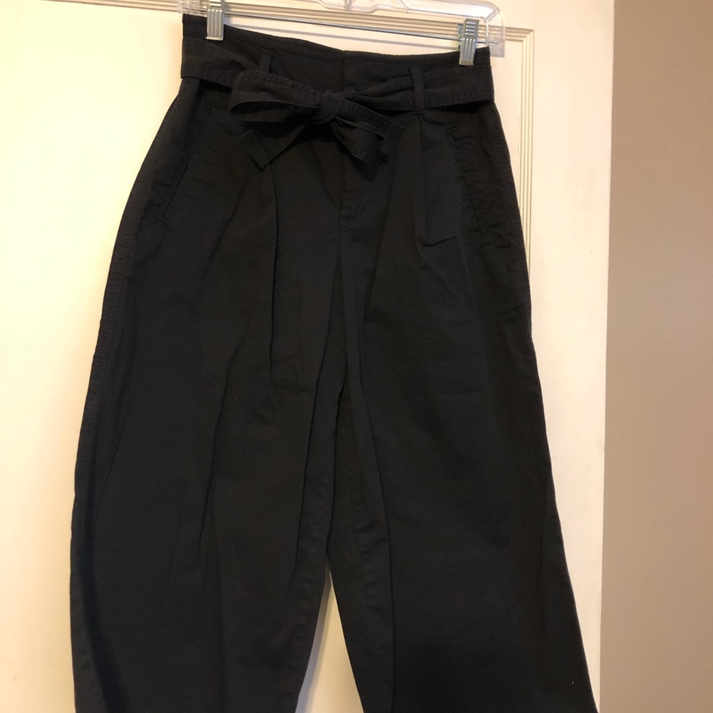 Never worn/high waisted/flare leg cropped pants